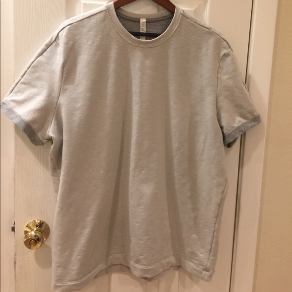 Lululemon Thick Short Sleeve Shirt Size 